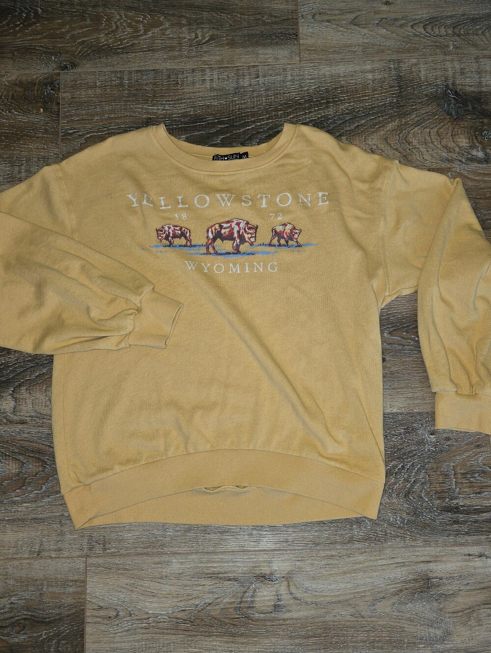Yellowstone National Park Wyoming Womens Medium Yellow Sweatshirt Cute Sweater